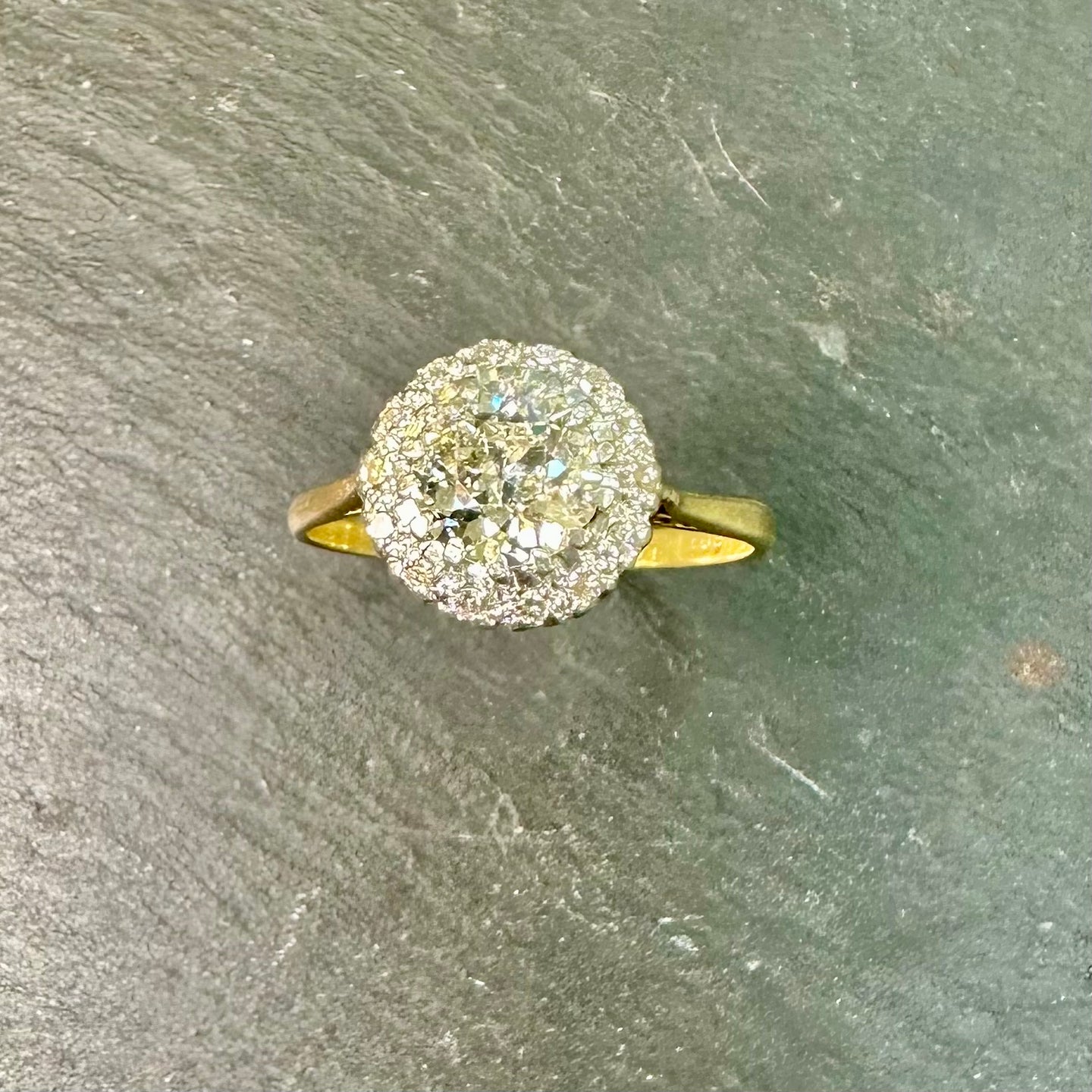 Preloved 18ct & Platinium Diamond Cluster Ring