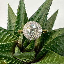 Load image into Gallery viewer, Preloved 18ct &amp; Platinium Diamond Cluster Ring
