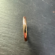 Load image into Gallery viewer, Preloved 22ct Yellow Gold and Platinum Wedding Band
