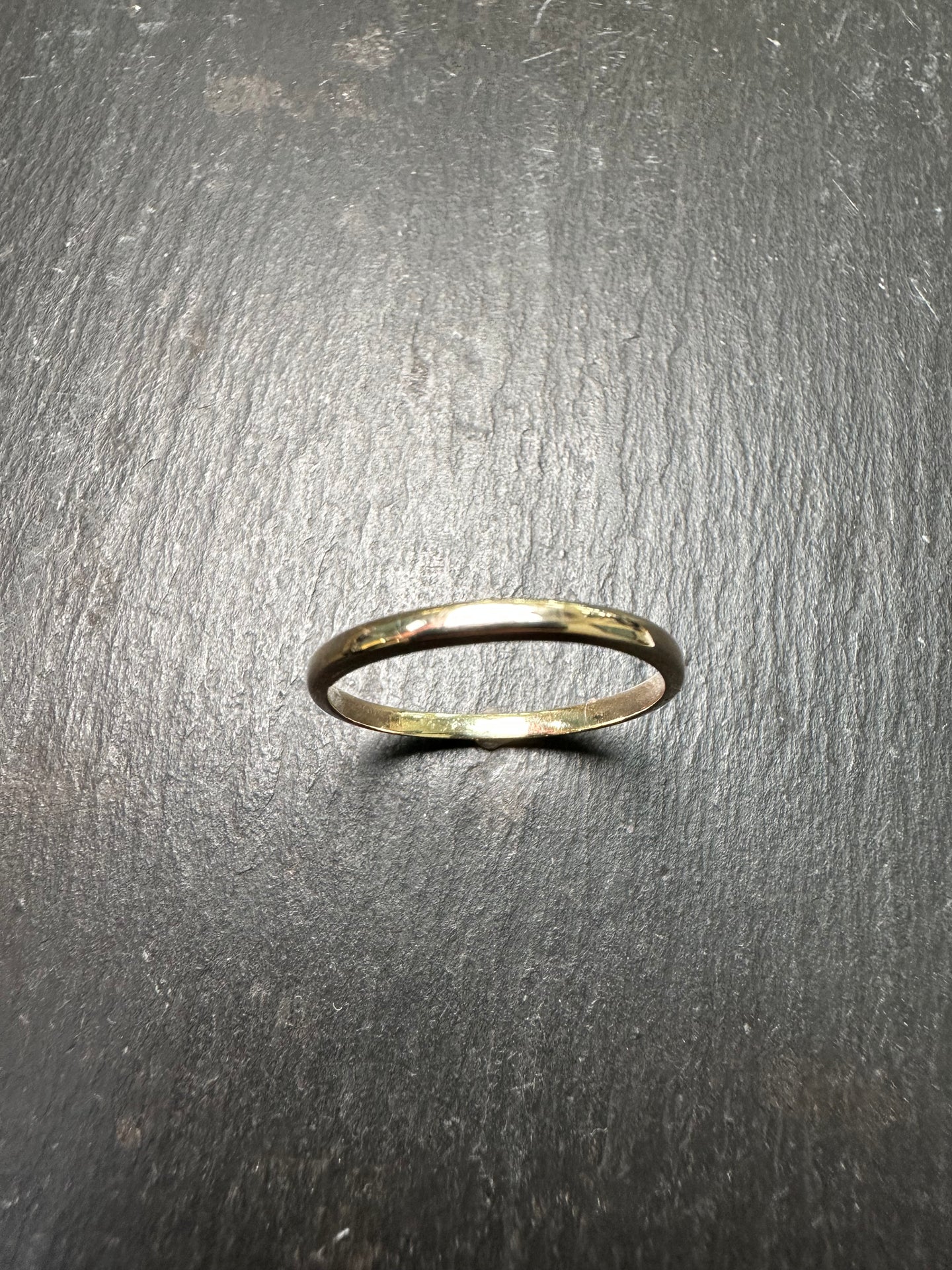 Preloved 9ct Yellow Gold 1.5mm Wedding Band