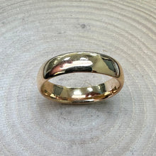 Load image into Gallery viewer, Pre-loved 22ct Yellow Gold Wedding Band
