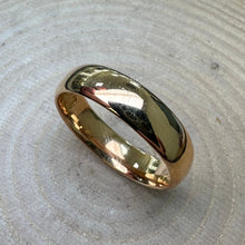 Load image into Gallery viewer, Pre-loved 22ct Yellow Gold Wedding Band
