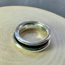 Load image into Gallery viewer, Silver 6mm Fidget/Spinner Ring
