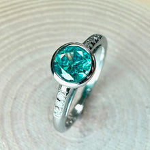 Load image into Gallery viewer, 9ct White Blue Zircon &amp; Diamond Ring
