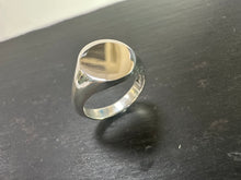 Load image into Gallery viewer, Handmade Sterling Silver Oval Signet Ring (Small)
