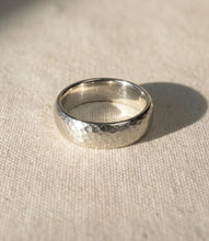 Load image into Gallery viewer, Platinum 6mm Court, Wedding Ring, Hammered Finish
