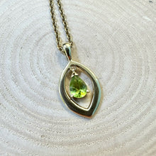 Load image into Gallery viewer, Preloved 9ct Yellow Gold Pear Shape Peridot Pendant
