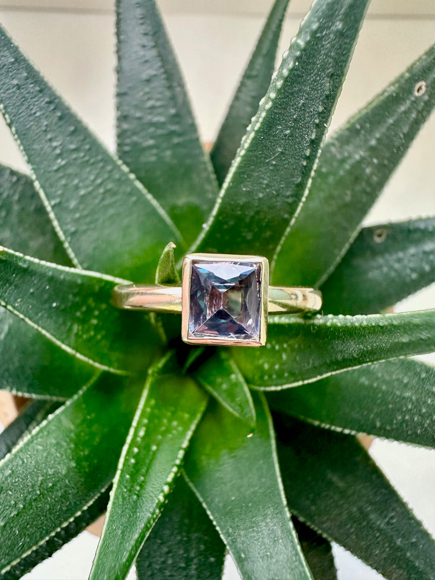 9ct Yellow Gold Blue Spinel Ring