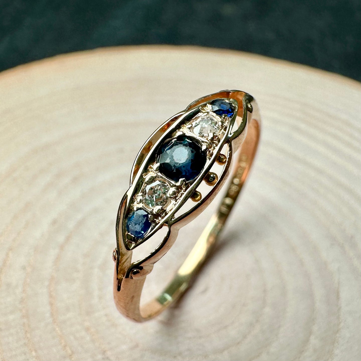 Preloved Sapphire & Diamond Ring