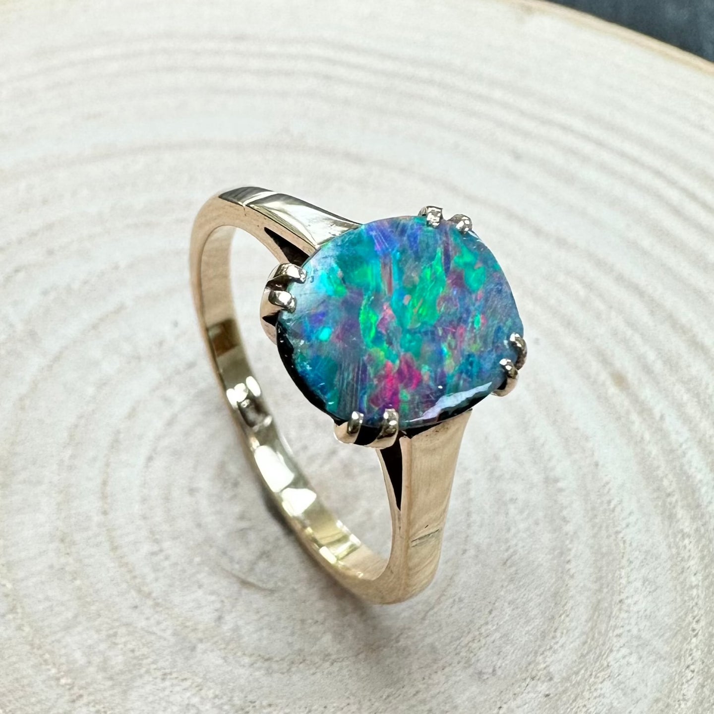 Preloved 9ct Yellow Gold Opal Doublet Ring