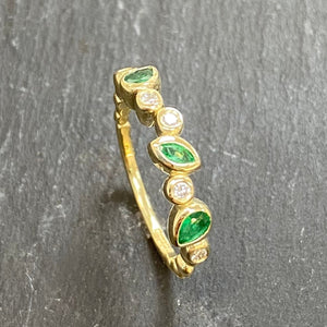 9ct Yellow Gold Emerald & Diamond Staggered Ring