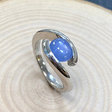 Load image into Gallery viewer, White Gold Star Sapphire Ring
