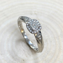 Load image into Gallery viewer, Preloved 9ct White Gold 0.30ct Diamond Ring
