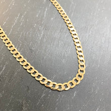 Load image into Gallery viewer, Pre-Loved 9ct Yellow Gold 22” Curb Chain

