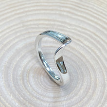 Load image into Gallery viewer, Handmade by James Bishop Sterling Silver Pinched Top Ring
