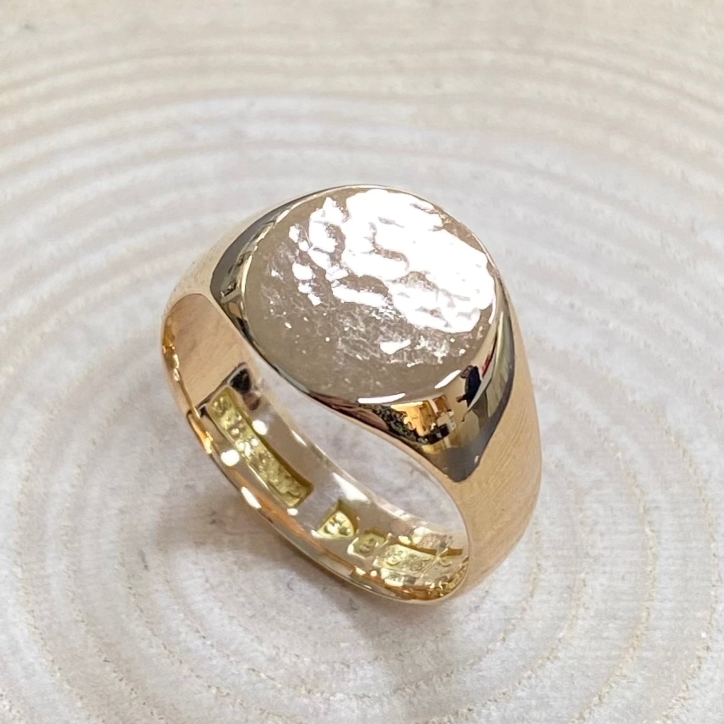 Preloved 9ct Rose Gold Hammered Signet Ring