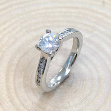 Load image into Gallery viewer, Pre-Loved Platinum Diamond Engagement Ring
