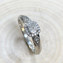 Load image into Gallery viewer, Preloved 9ct White Gold 0.30ct Diamond Ring
