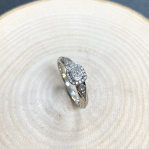 Pre-Loved 9ct White Gold Diamond Ring