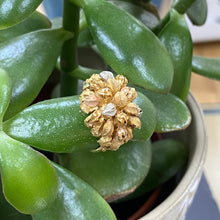 Load image into Gallery viewer, Preloved 18ct Yellow Gold Leaf Cluster Ring
