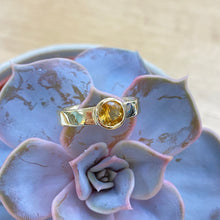 Load image into Gallery viewer, Preloved 9ct Yellow Gold Citrine Ring
