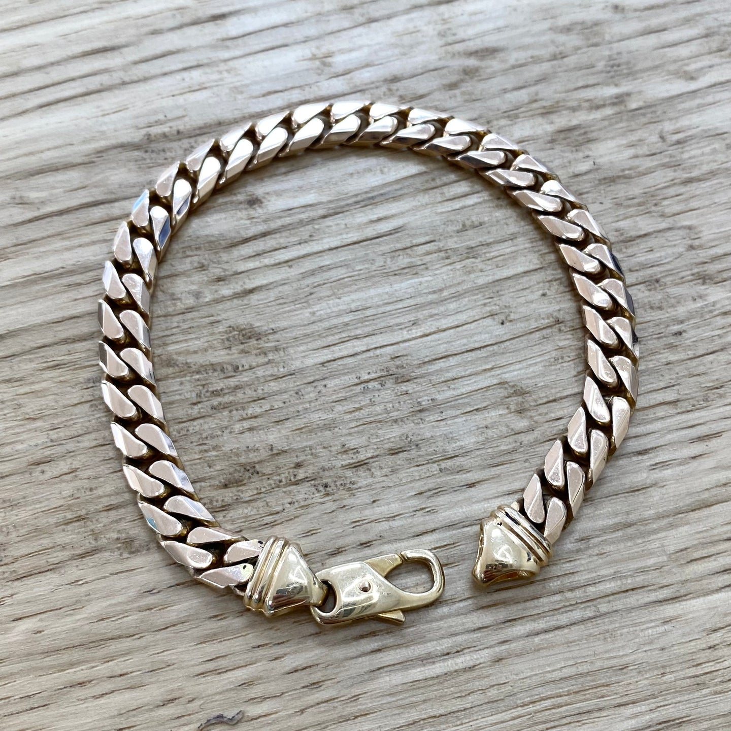 Pre-Loved 9ct Yellow Gold 8.5” Classic Curb Chain Bracelet