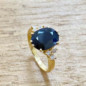 Preloved 18ct Yellow Gold Sapphire and Diamond Ring