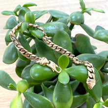 Load image into Gallery viewer, Pre-Loved 9ct Yellow Gold 8.5” Classic Curb Chain Bracelet
